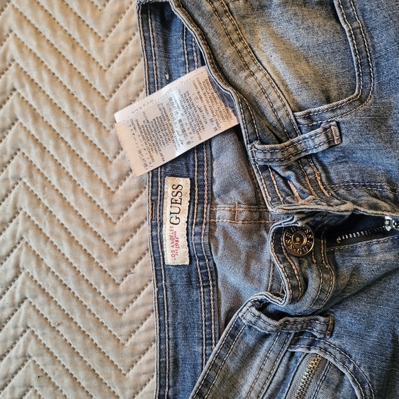 Guess - Picture 2 of 3